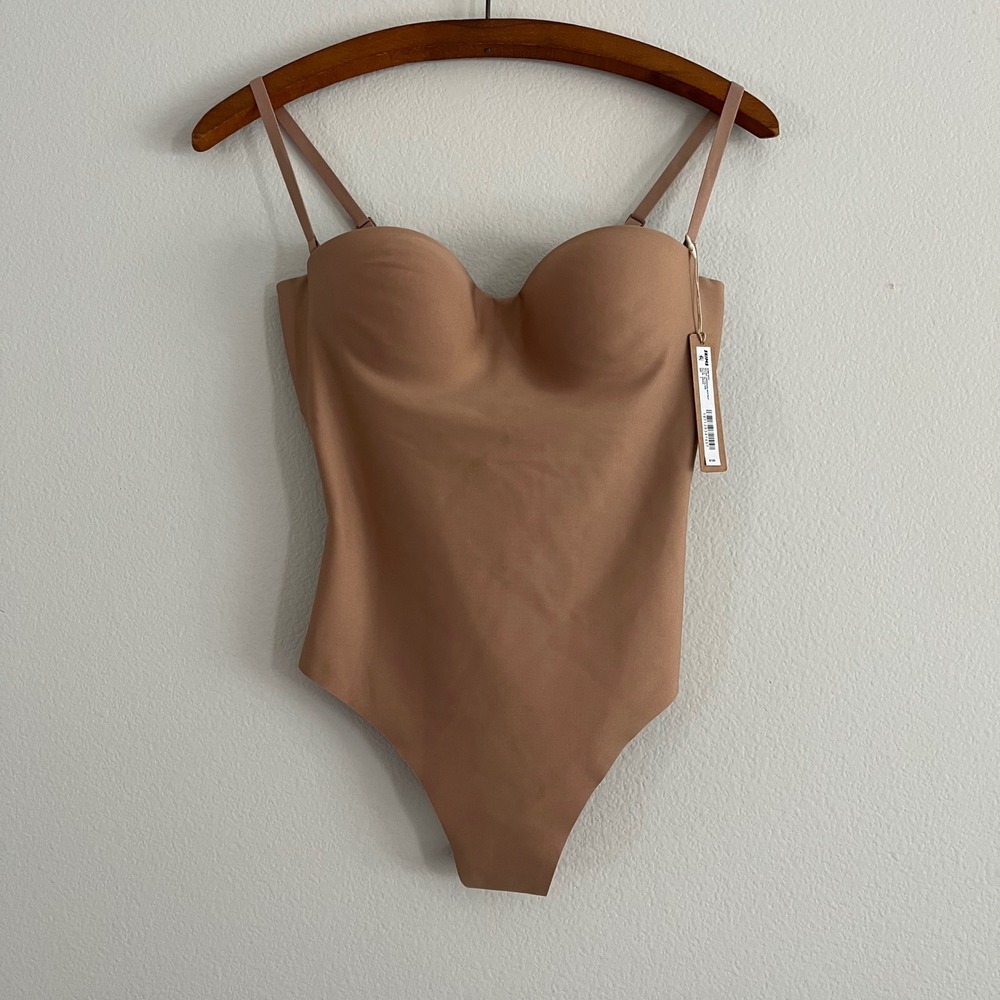 Skims Body Molded Underwire Bodysuit Small‎ Sienna